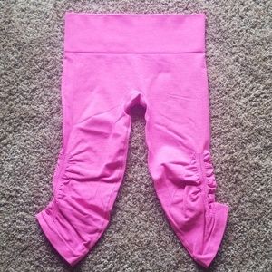 Lululemon In the flow Crops